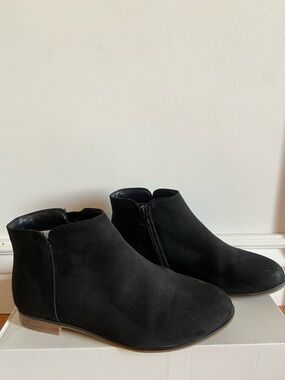 Cat & Jack Black Suede Ankle Booties
